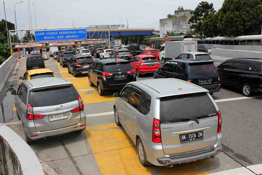 ARUS BALIK DI TOL AMPLAS MEDAN