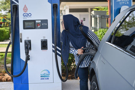 PLN SEDIAKAN 616 SPKLU UNTUK PEMUDIK