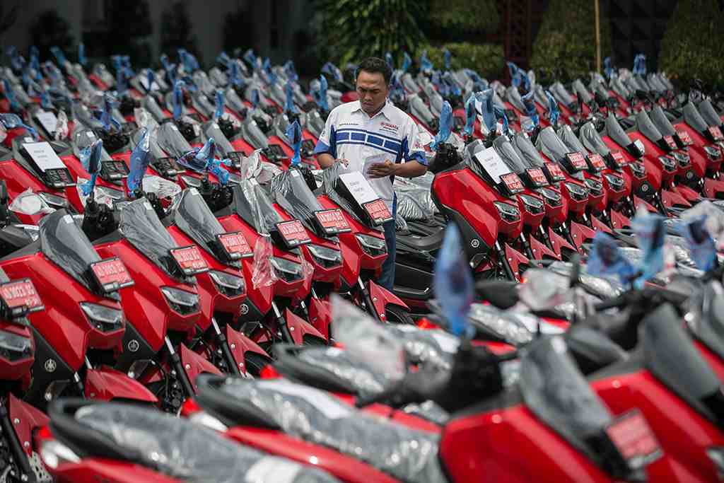 MOTOR DINAS BARU LURAH DAN KEPALA DESA 
