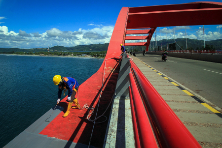 PERAWATAN JEMBATAN MERAH YOUTEFA JAYAPURA