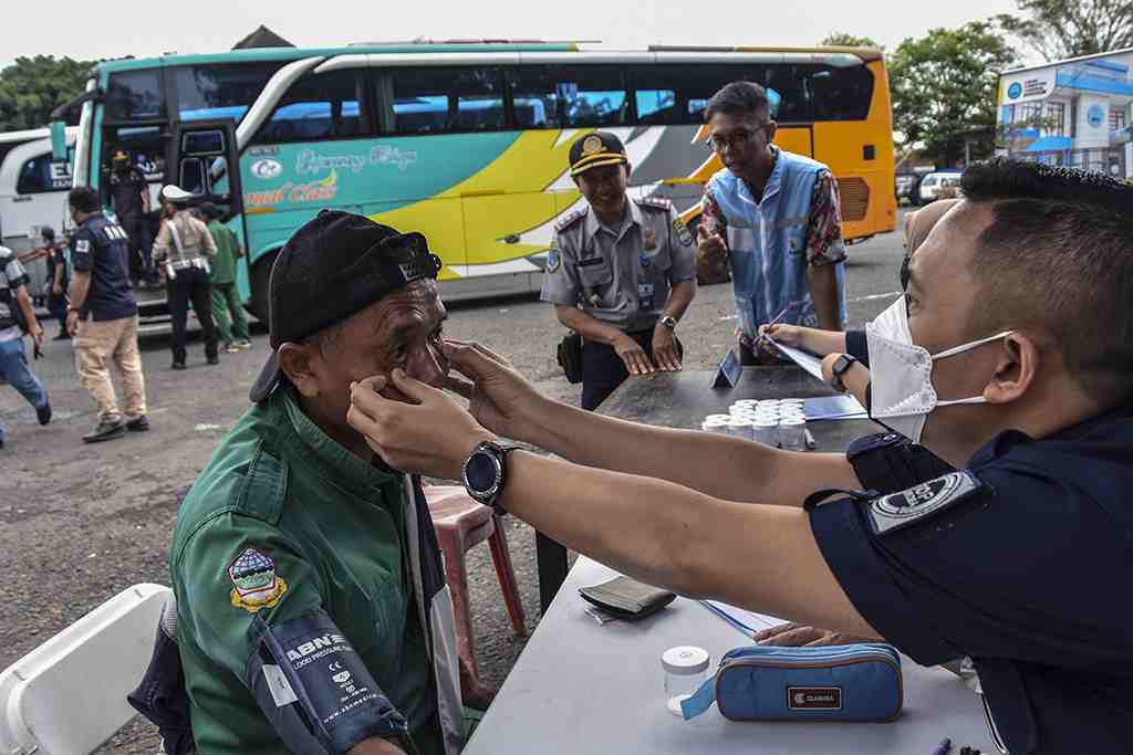 TES KESEHATAN SOPIR BUS