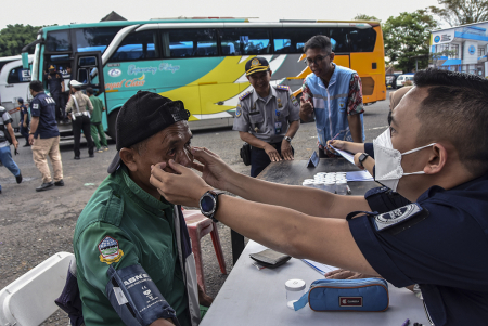 TES KESEHATAN SOPIR BUS