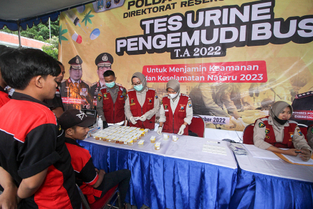 TES URINE PENGEMUDI BUS