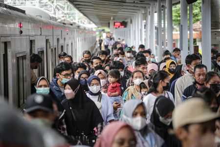 PENAMBAHAN LAYANAN PERJALANAN KRL PADA MALAM TAHUN BARU
