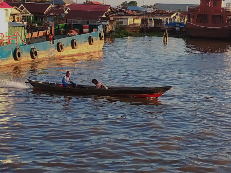 TRANSPORTASI DI SUNGAI BARITO 