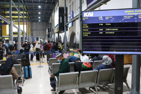 LIBUR NATARU STASIUN PASAR SENEN MENGALAMI PENINGKATAN