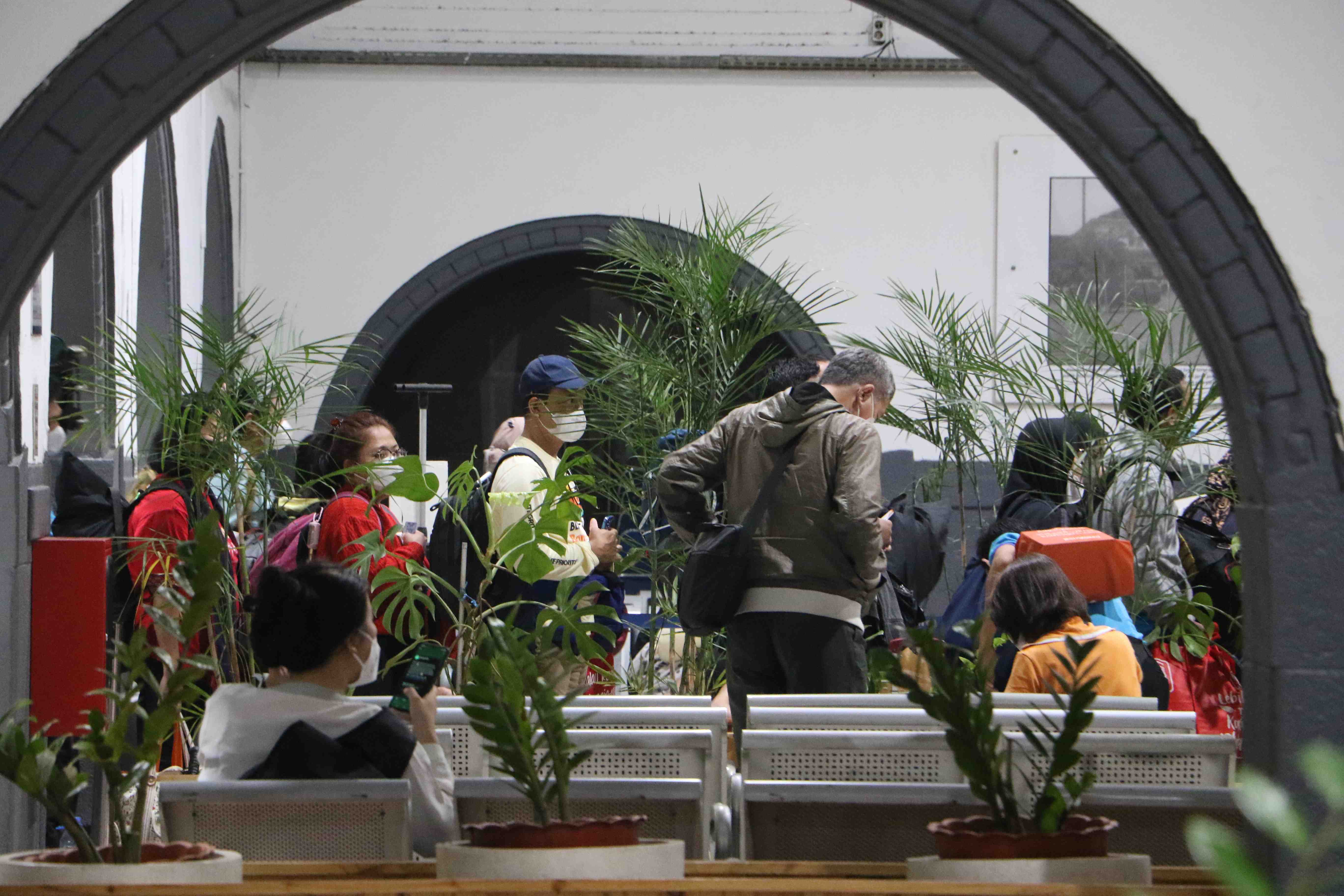 LIBUR NATARU STASIUN PASAR SENEN MENGALAMI PENINGKATAN