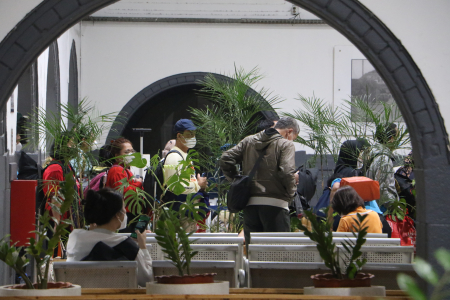 LIBUR NATARU STASIUN PASAR SENEN MENGALAMI PENINGKATAN