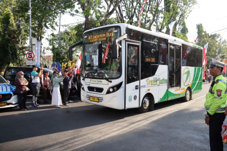 PERESMIAN BUS TRANS JATIM