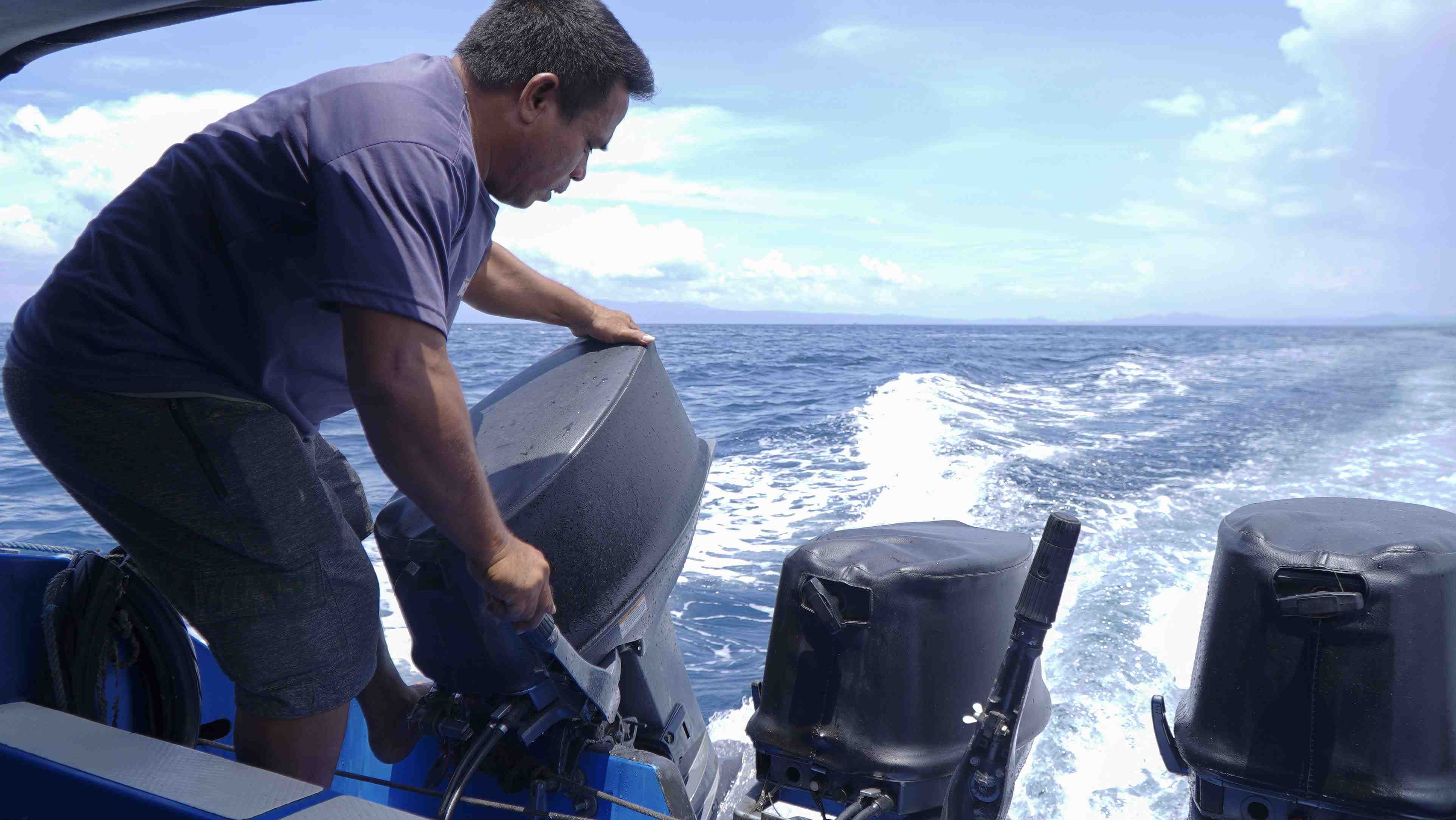 PERIKSA MESIN SPEED BOAT