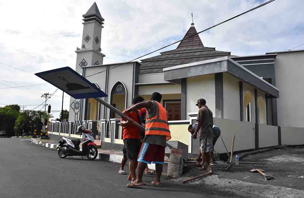 PASANG RAMBU LALULINTAS