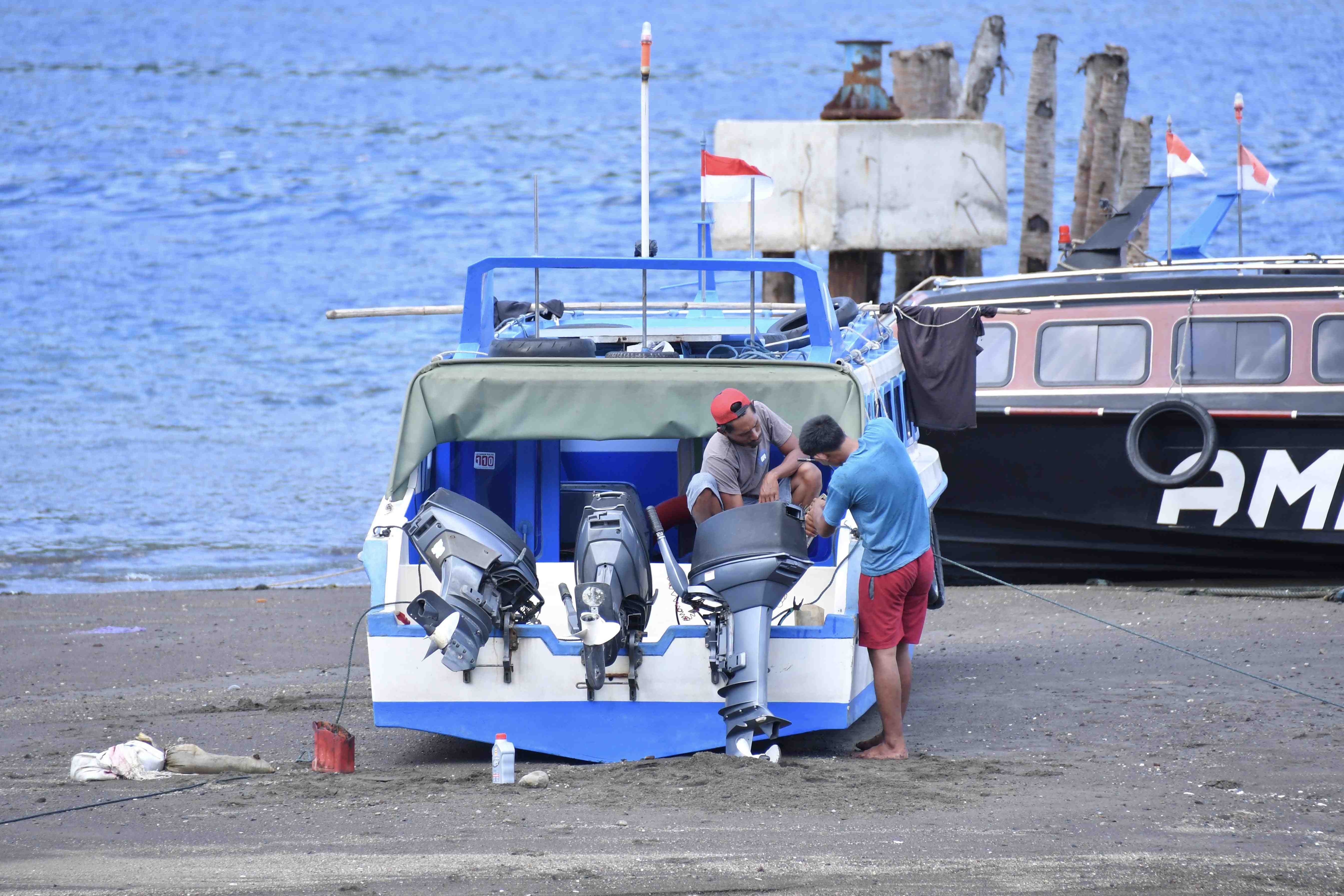 PEMERIKSAAN RUTIN MESIN SPEEDBOAT