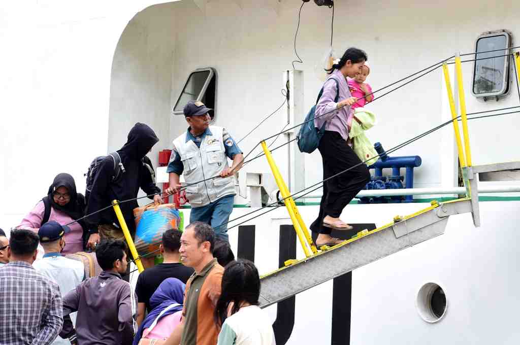 KAPAL TOL LAUT SABUT NUSANTARA