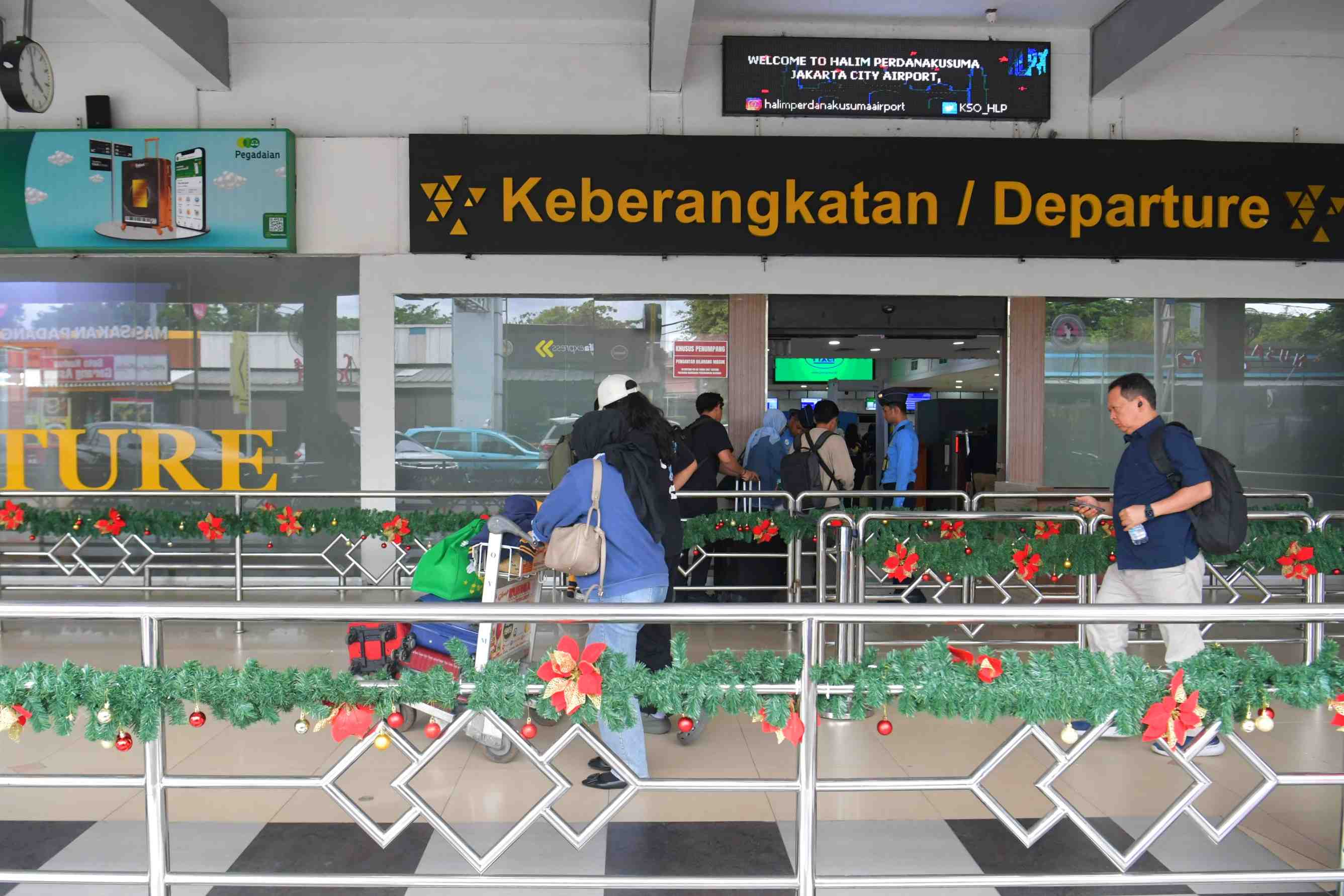 PENINGKATAN PENUMPANG BANDARA HALIM PERDANAKUSUMA
