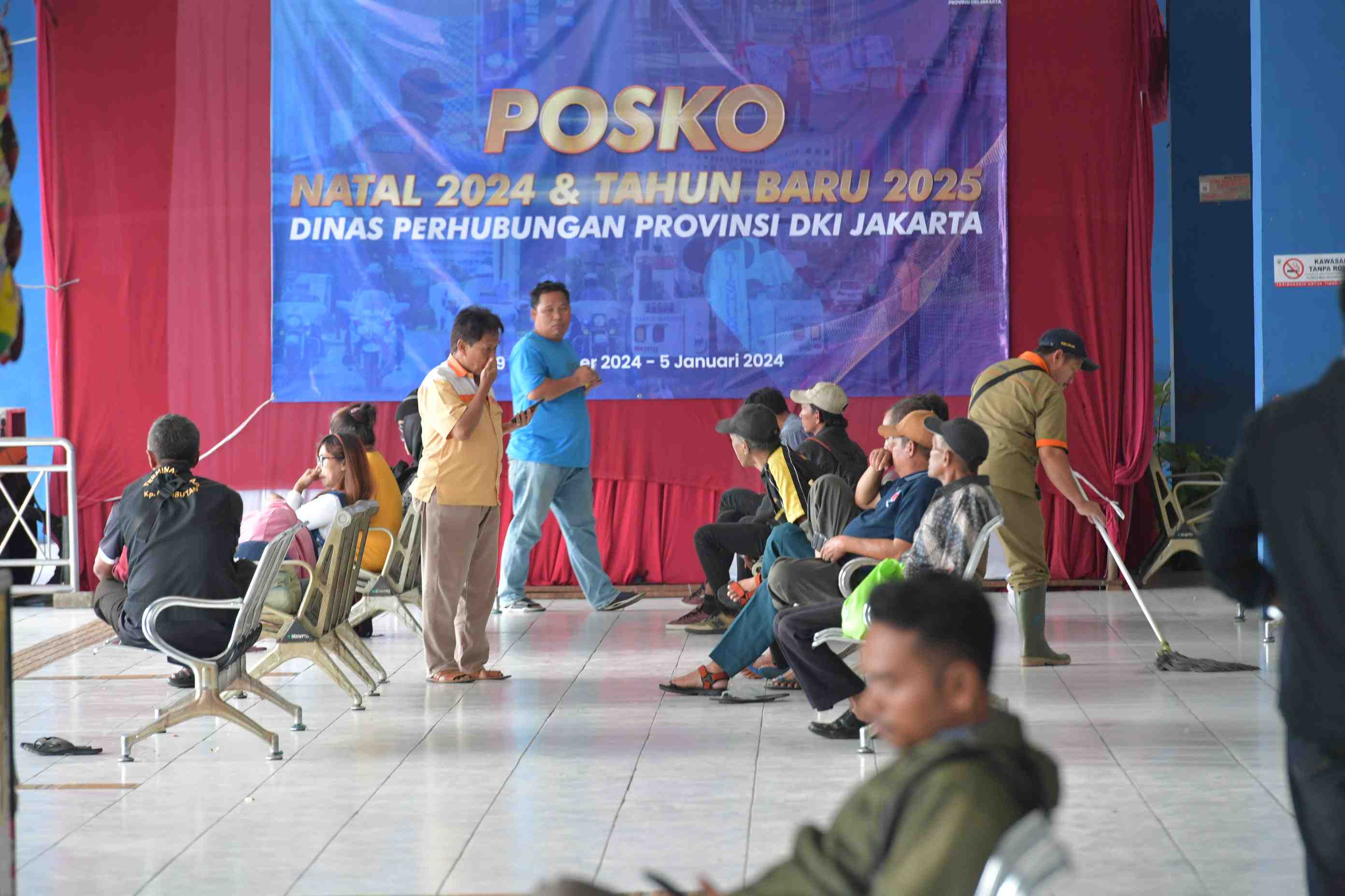 JUMLAH PENUMPANG MENINGKAT DI SEJUMLAH TERMINAL 