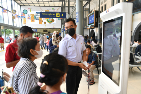  JELANG LEBARAN, STASIUN PASAR SENEN MASIH NORMAL