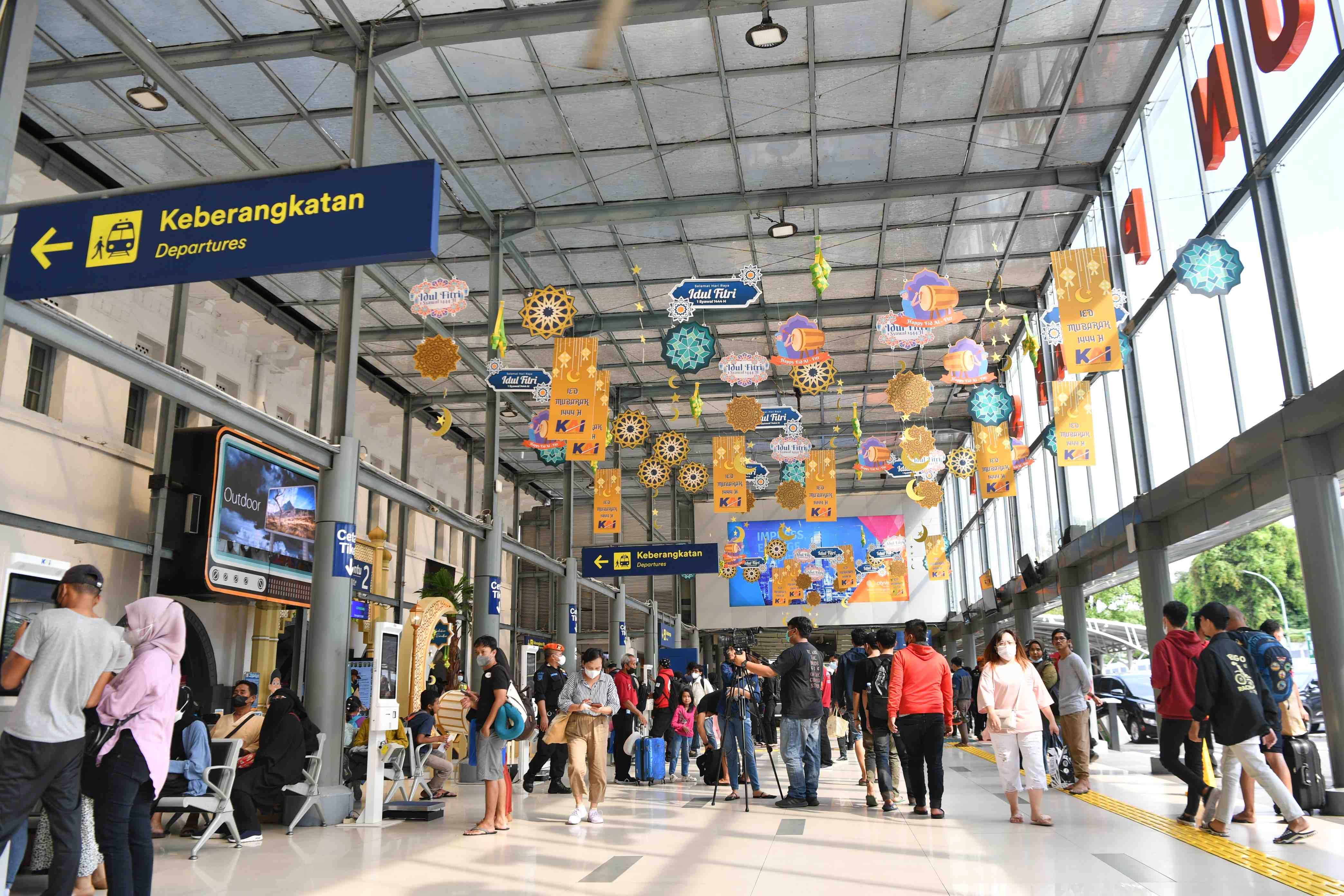  JELANG LEBARAN, STASIUN PASAR SENEN MASIH NORMAL
