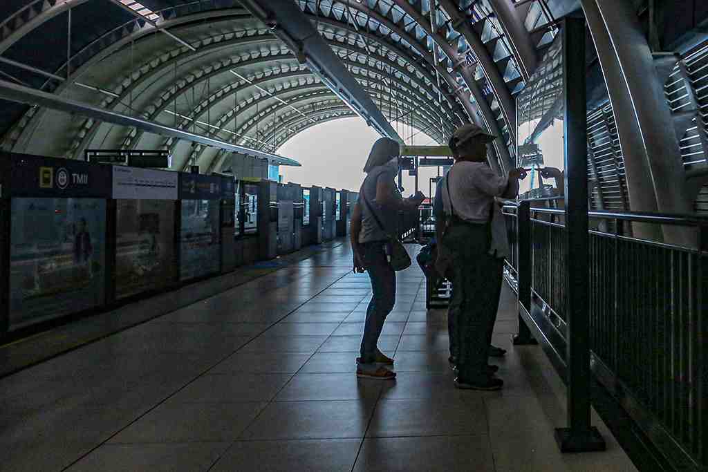 LIHAT INFORMASI STASIUN LRT JABODEBEK