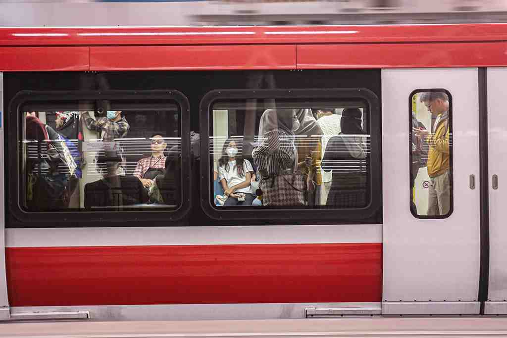 NAIK LRT JABODEBEK