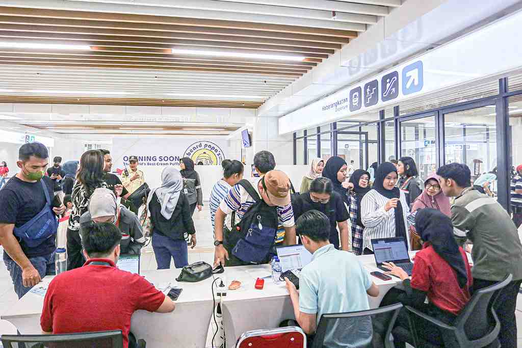 UJI COBA KERETA CEPAT JAKARTA-BANDUNG