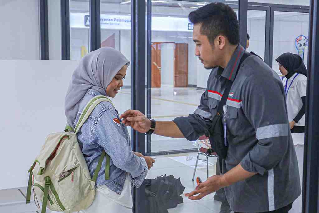 TEMPELKAN STIKER TANDA MASUK