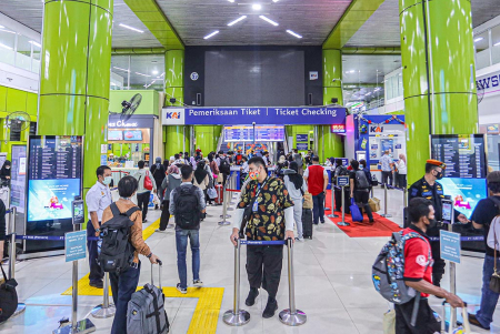 ARUS LIBURAN NATARU 2023 DI STASIUN GAMBIR