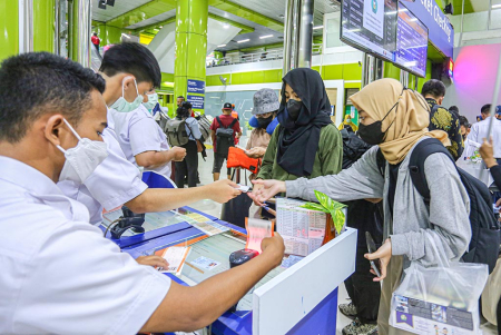 PEMERIKSAAN TIKET KERETA