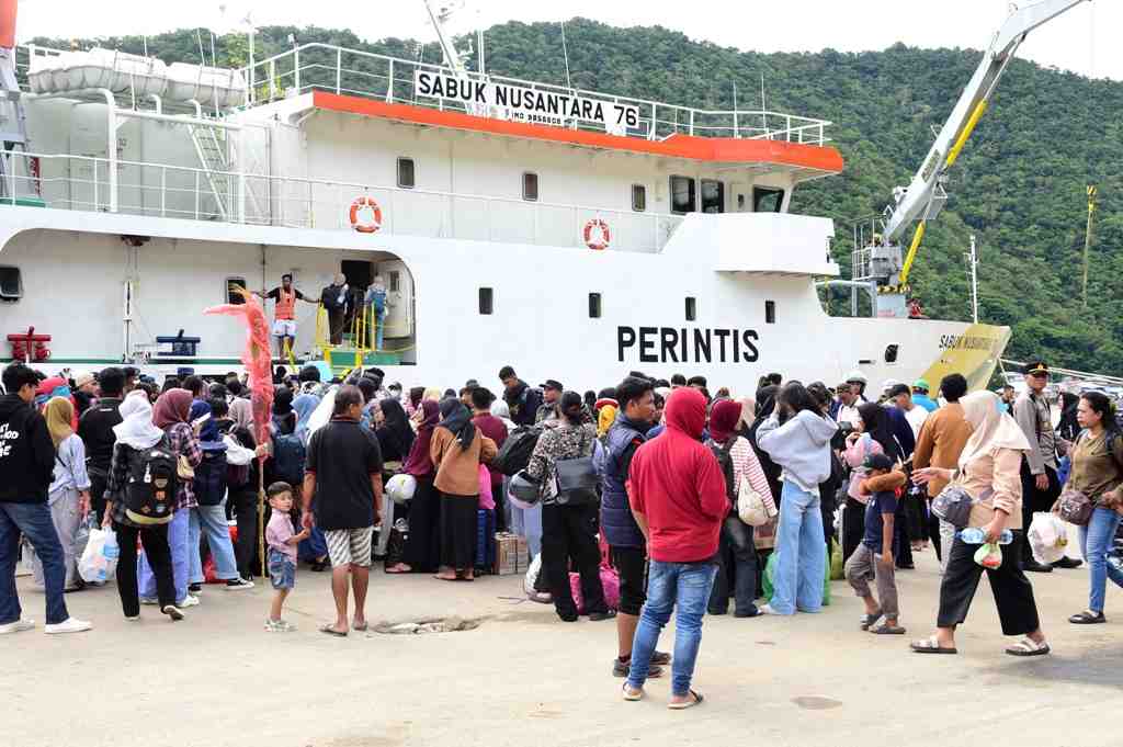 KAPAL PERINTIS