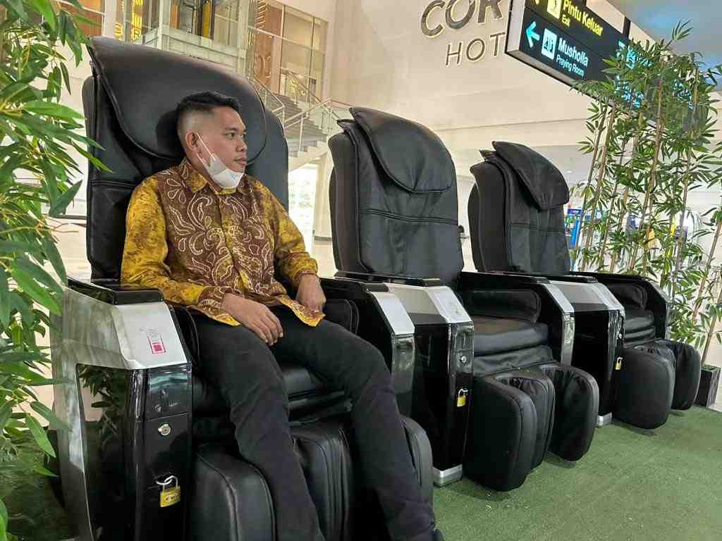 RELAKSASI DI BANDARA
