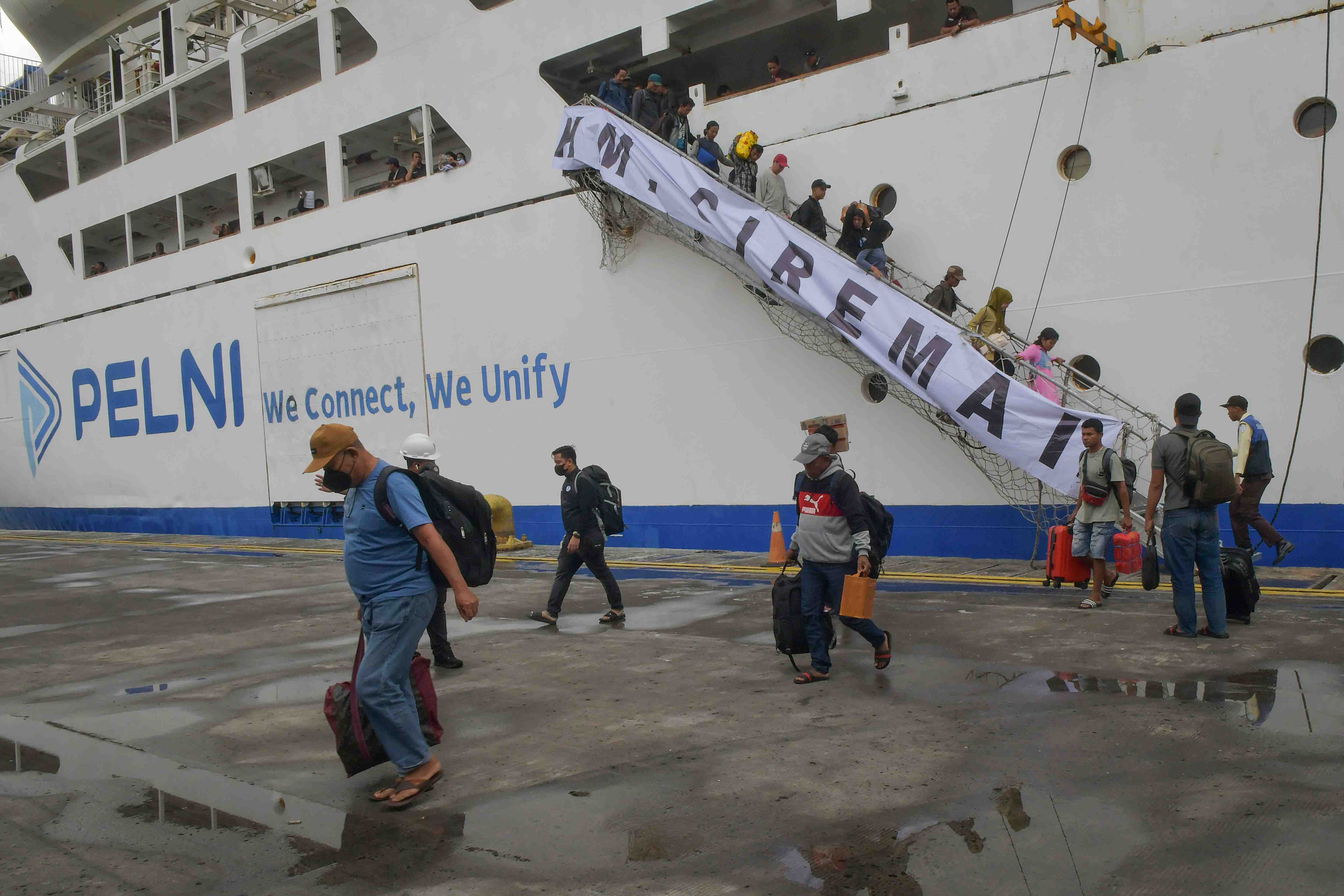 ARUS BALIK KAPAL LAUT