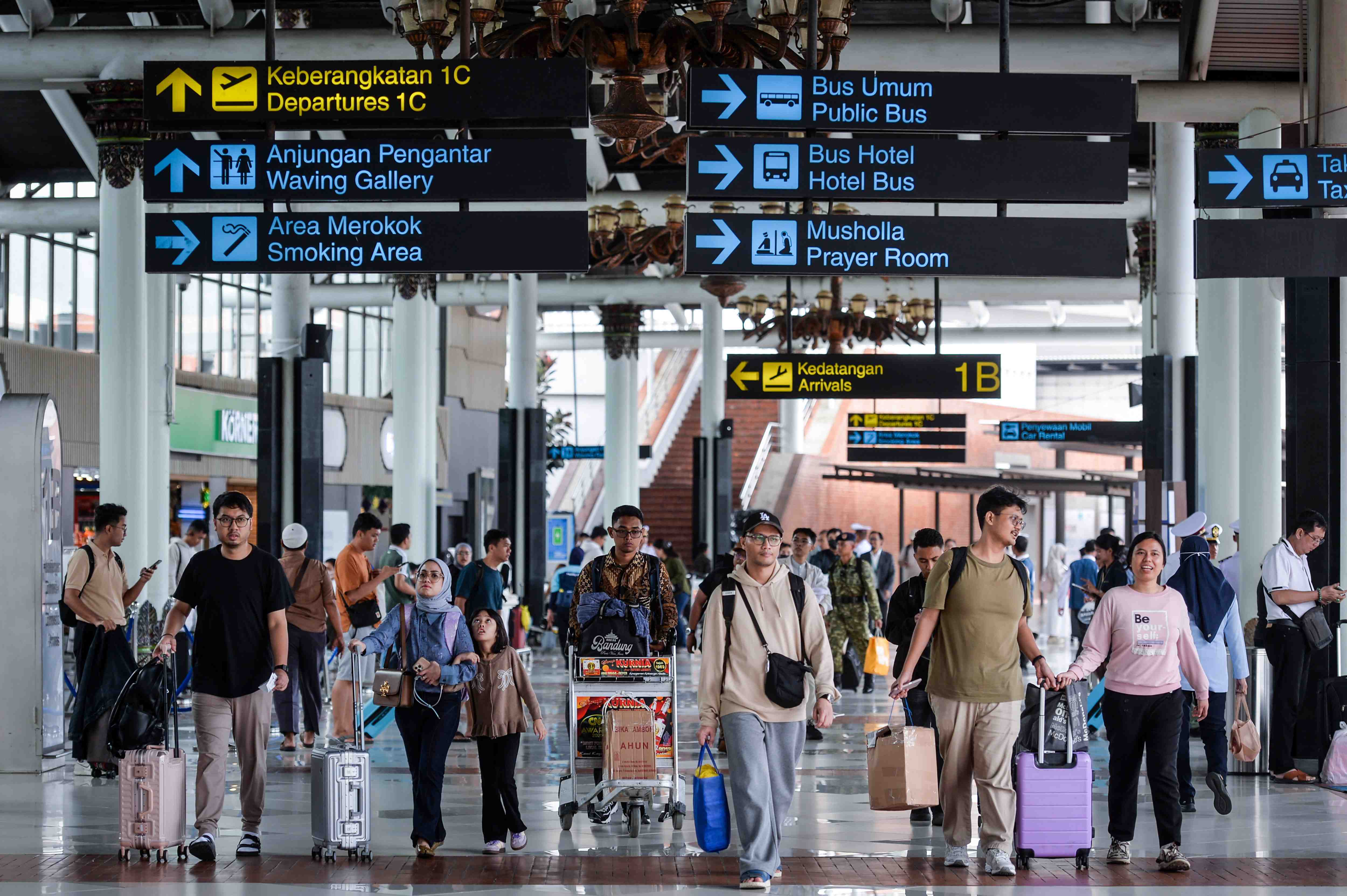 ARUS BALIK LEBARAN DI BANDARA SOEKARNO-HATTA