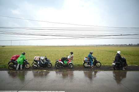 ARUS BALIK PEMUDIK SEPEDA MOTOR
