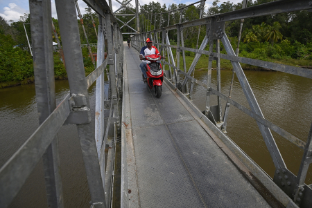 KAMPUNG PELANGI KAYE DI ASMAT