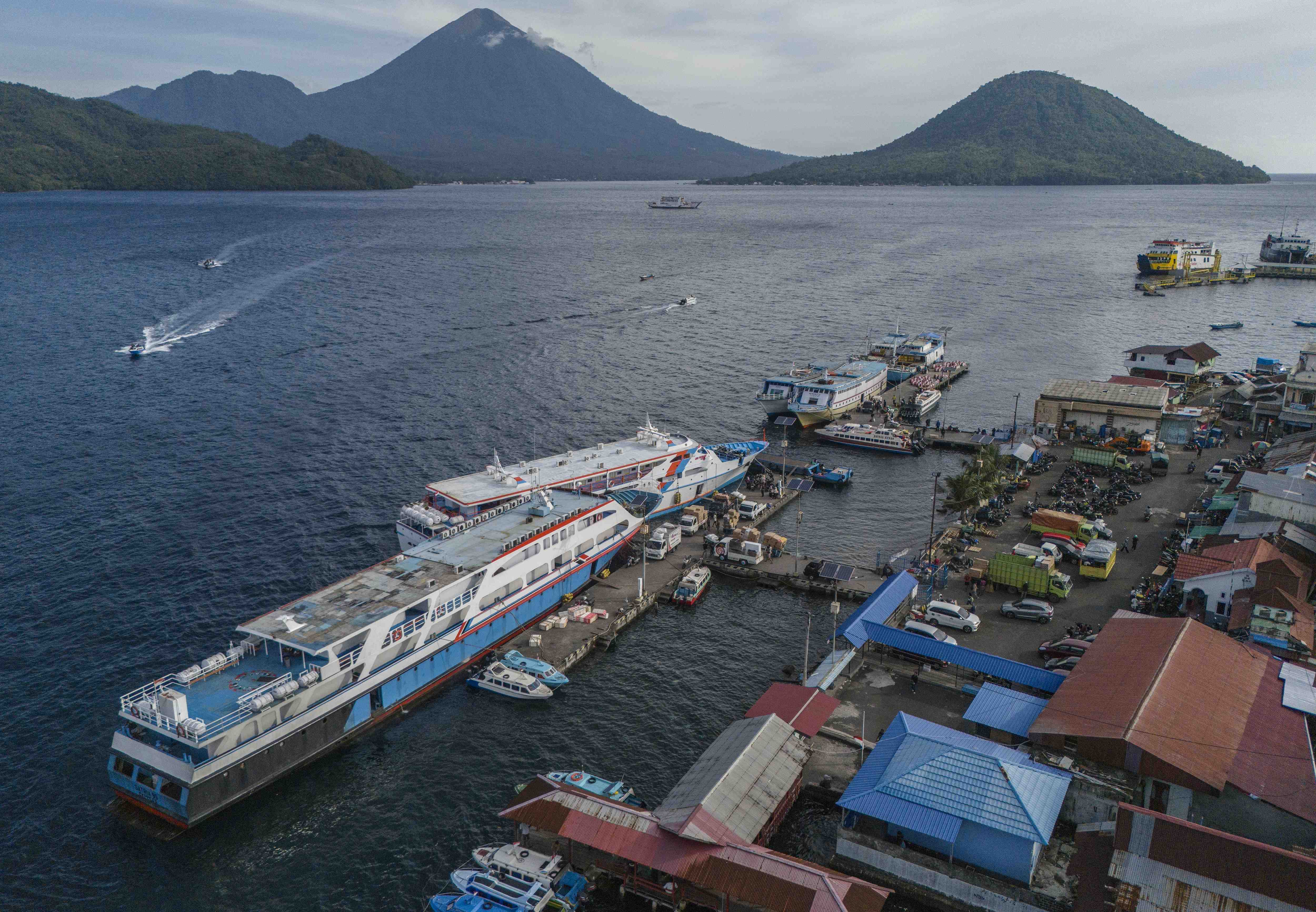 MENHUB PERKUAT TRANSPORTASI LAUT LEBARAN