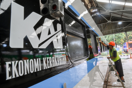 PERSIAPAN PENGOPERASIAN KERETA EKONOMI KERAKYATAN