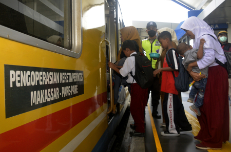 TARIF GRATIS SELAMA PENGOPERASIAN TERBATAS  KERETA API DI SULSEL