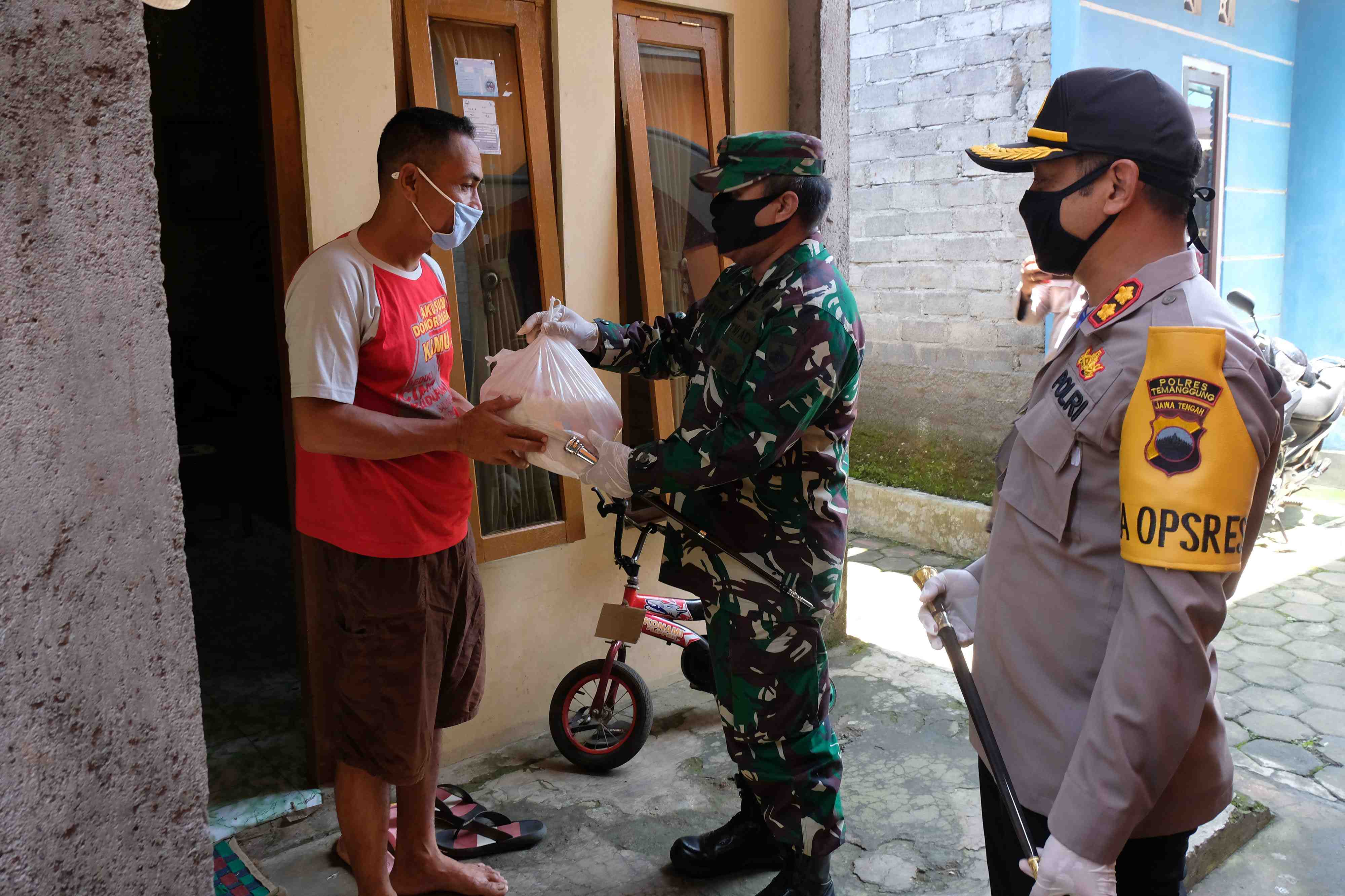 Pemerintah Percepat Penyaluran Bantuan Sosial di Bulan April