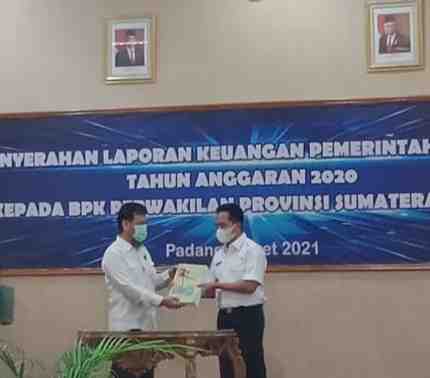 Wabup Pessel Serahkan LKPD ke BPK RI Perwakilan Sumbar