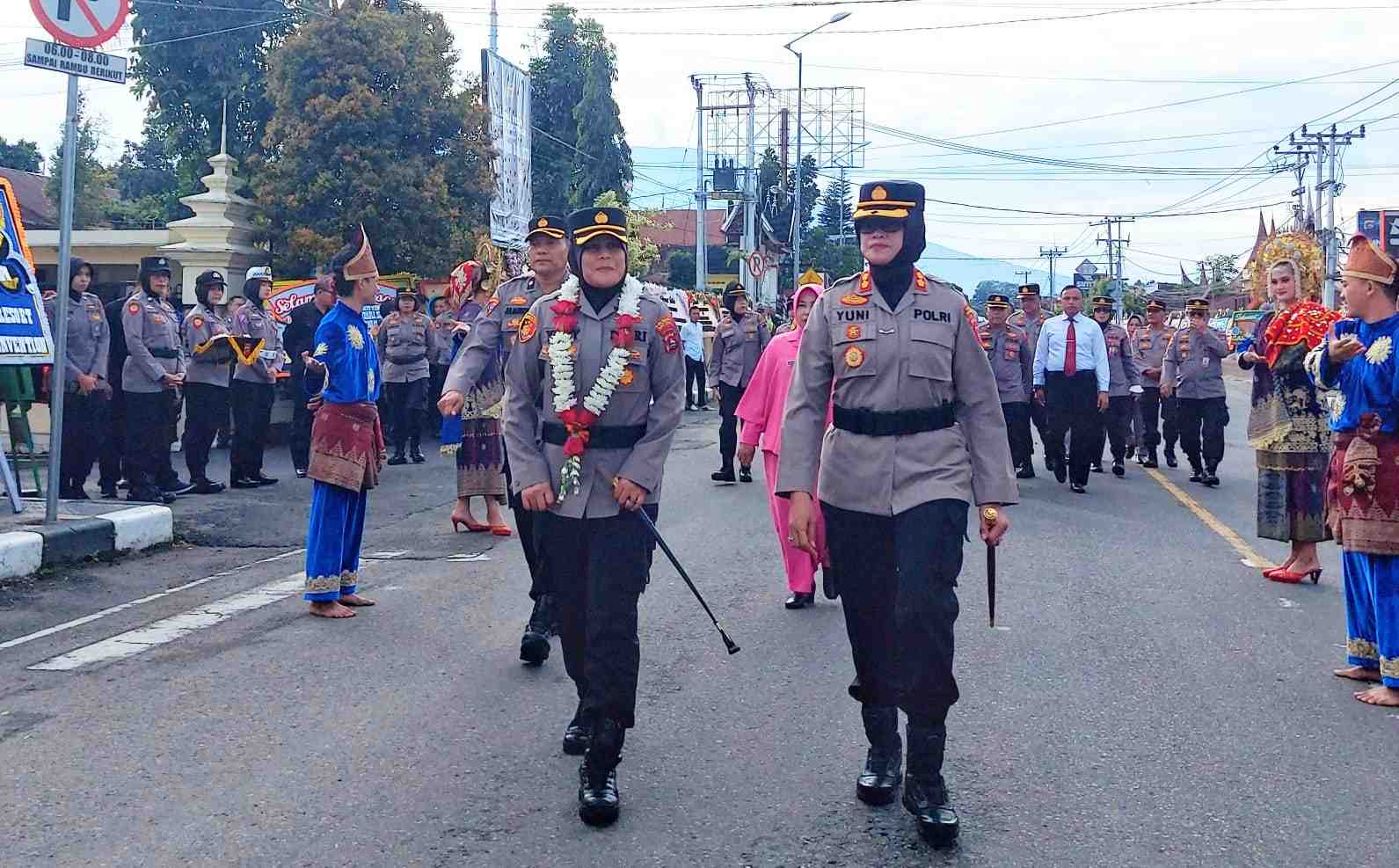 Yessi Kurniati Polwan Pertama Berpangkat Kombes Jabat Kapolresta Bukittinggi