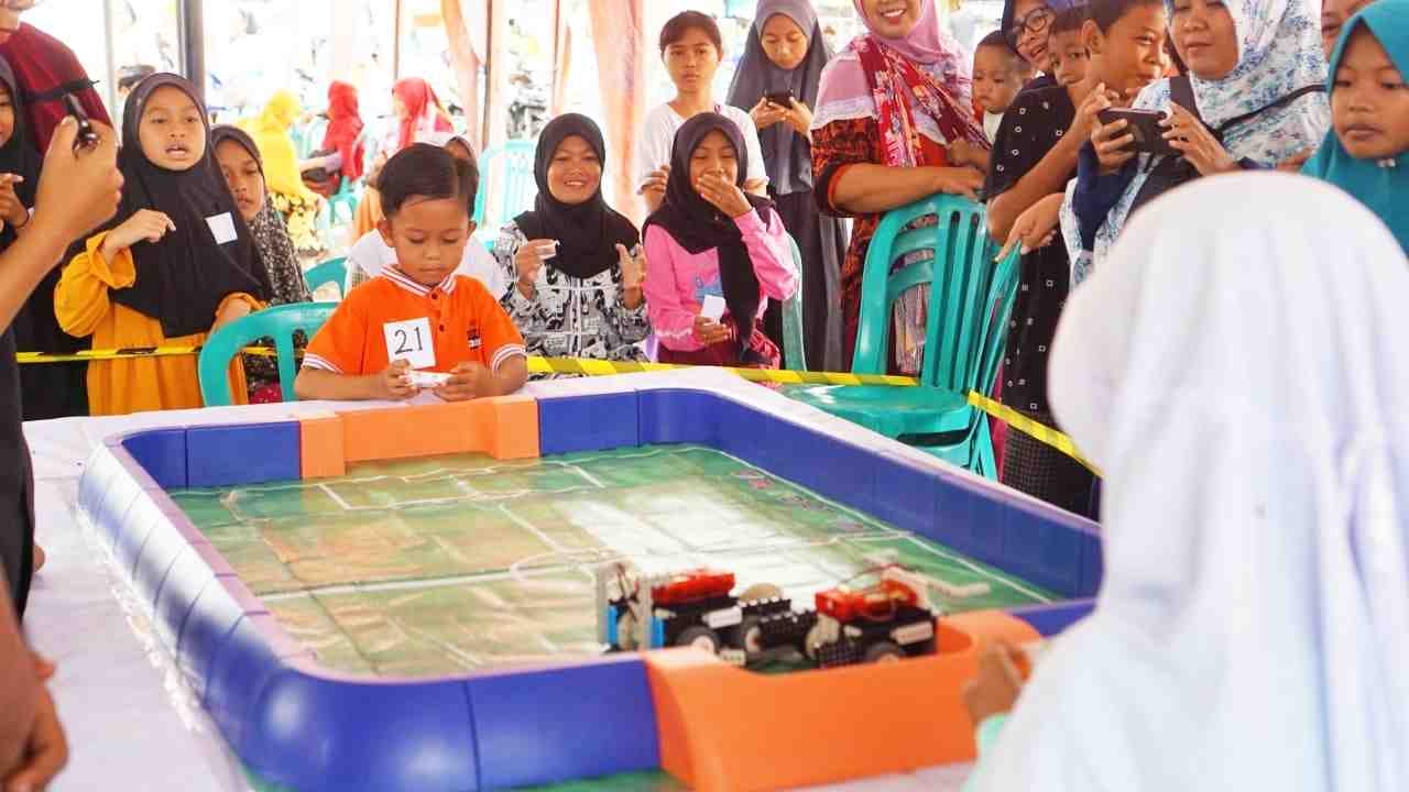 Festival Robotic, Wabup Lumajang Minta Potensi Desa Yosowilangun Lor Terus Dikembangkan