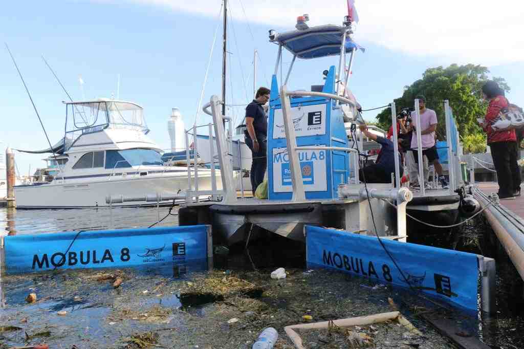 Luncurkan Operasi Kapal Mobula 8, Indonesia Komitmen Bersihkan Sampah Laut