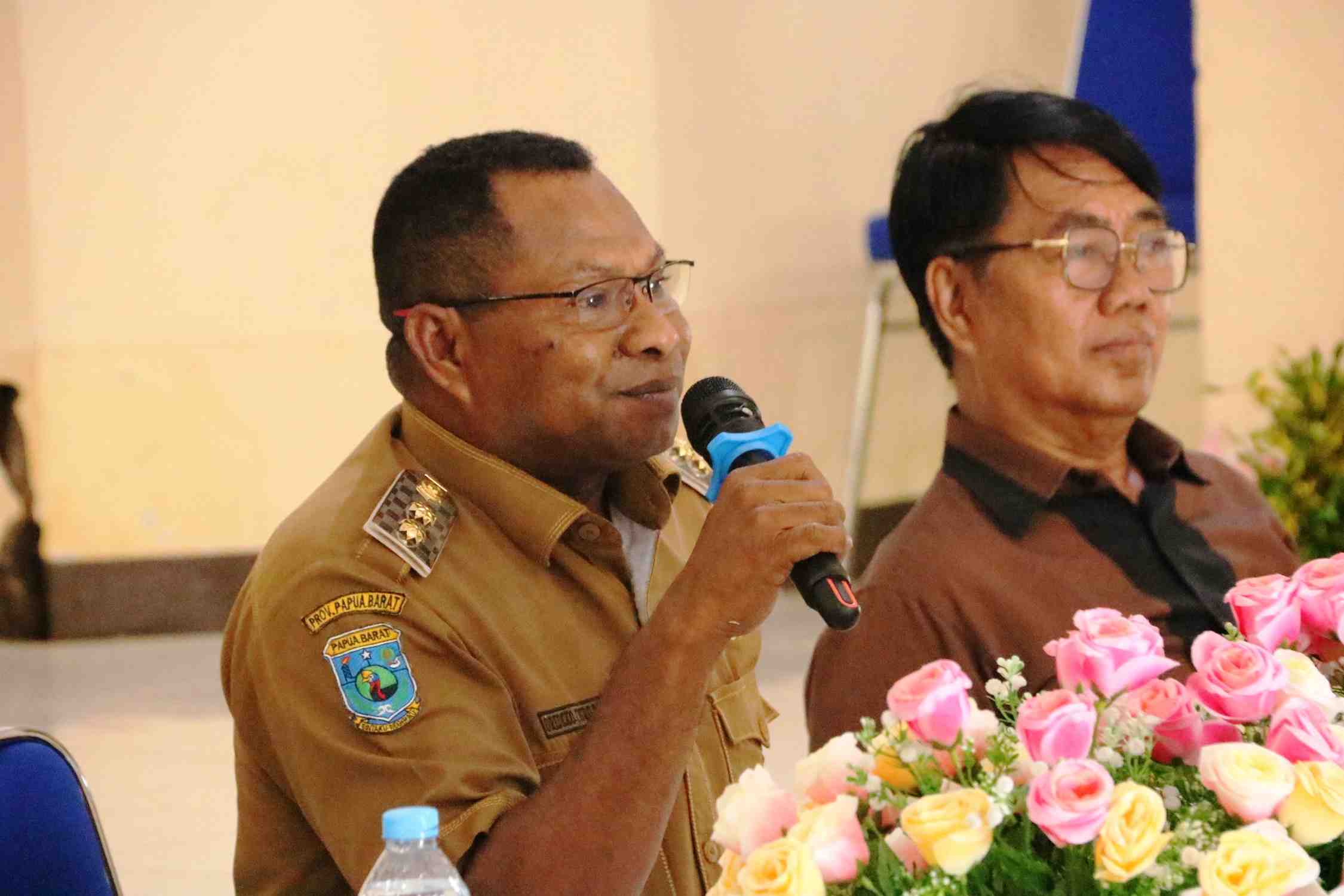 Wabup Raja Ampat Minta Guru YPK Raja Ampat Menyesuaikan Diri dengan Perkembangan