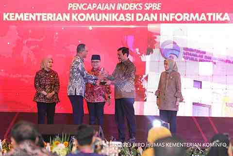 [SIARAN PERS] Dukung Pencapaian SPBE, Kominfo Terima Digital Government Award 2023
