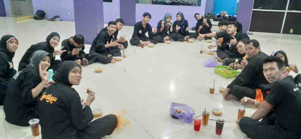 Bulan Puasa Tak Halangi Pesilat IPSI Surabaya Giat Berlatih