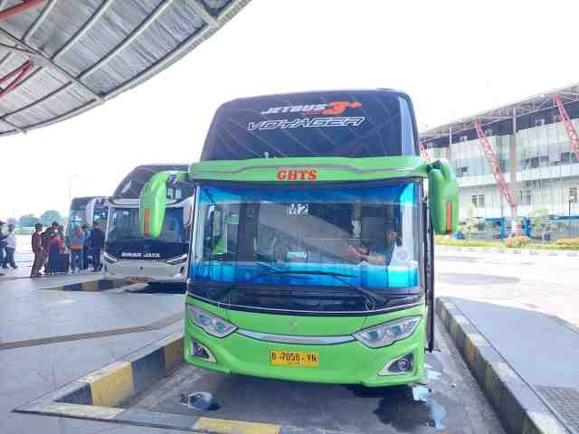 Meski Telah Berkurang, Pemudik dari Terminal Terpadu Pulo Gebang Masih Terlihat