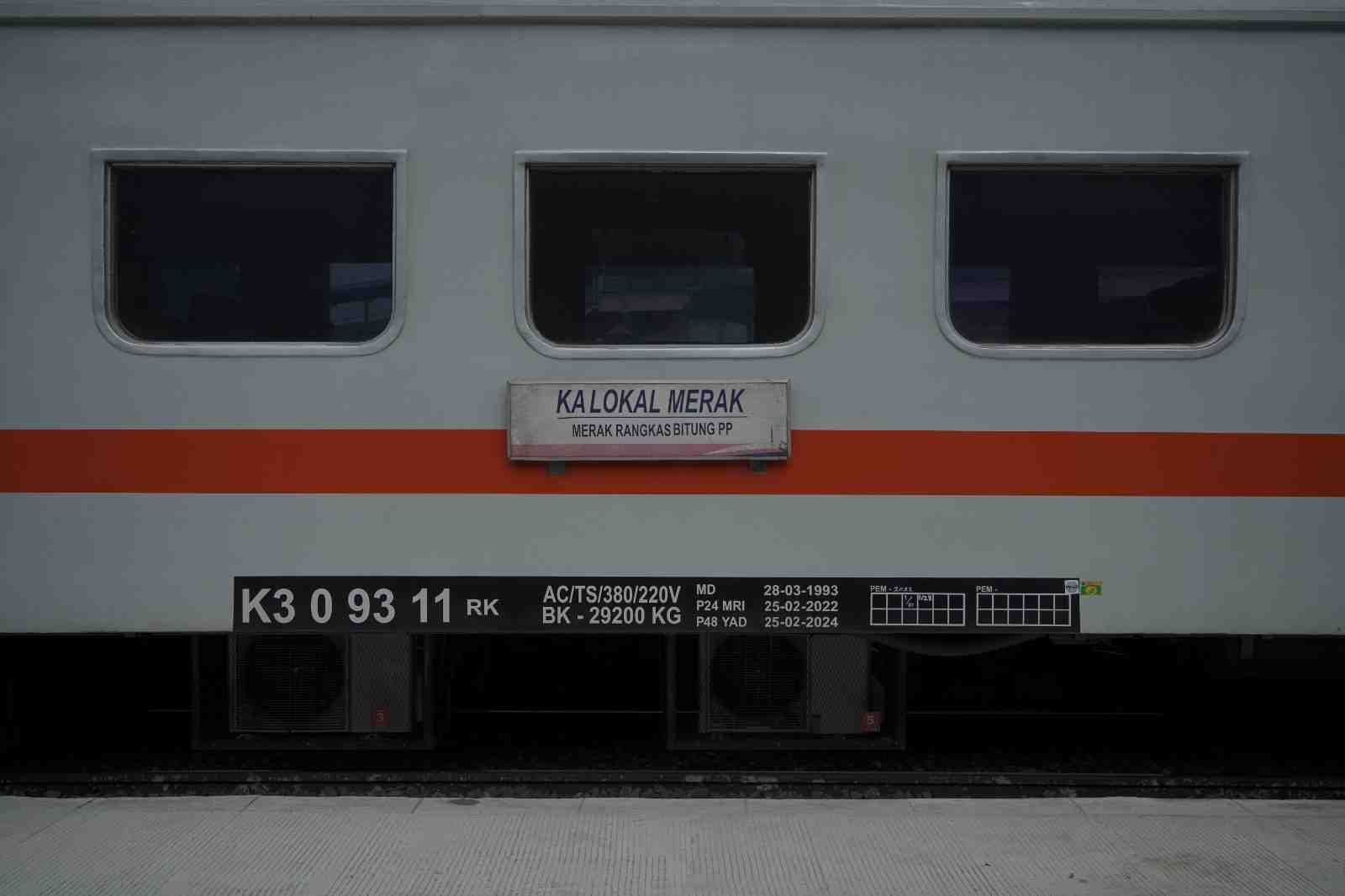 Perjalanan KA Lokal Merak Sementara hanya Sampai Stasiun Cilegon