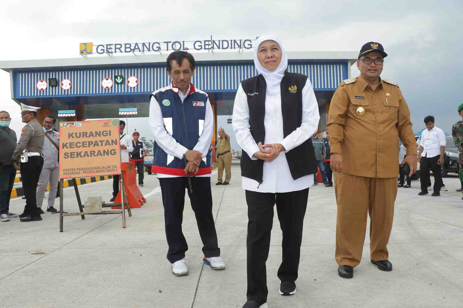 Gubernur Khofifah Tinjau Kesiapan Tol Paspro Exit Tol Gending