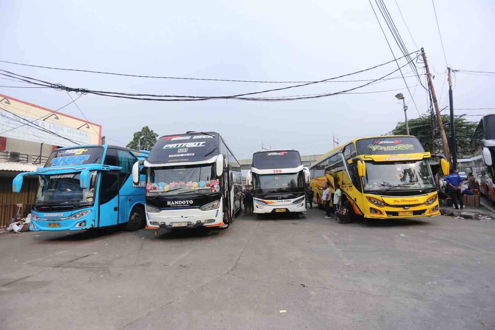 H-2 Lebaran, 10.000 Pemudik Padati Terminal Lebak Bulus