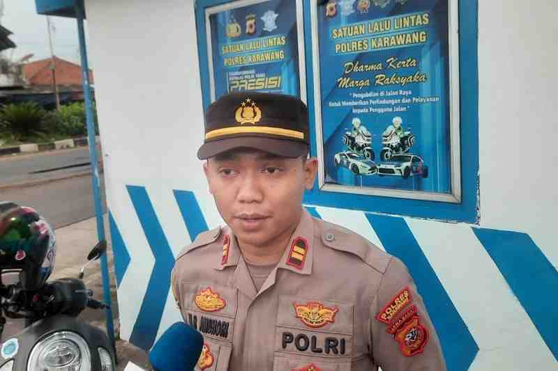 Ada 30 Personel Gabungan Pantau Kelancaran Lalin di Simpang Jomin 