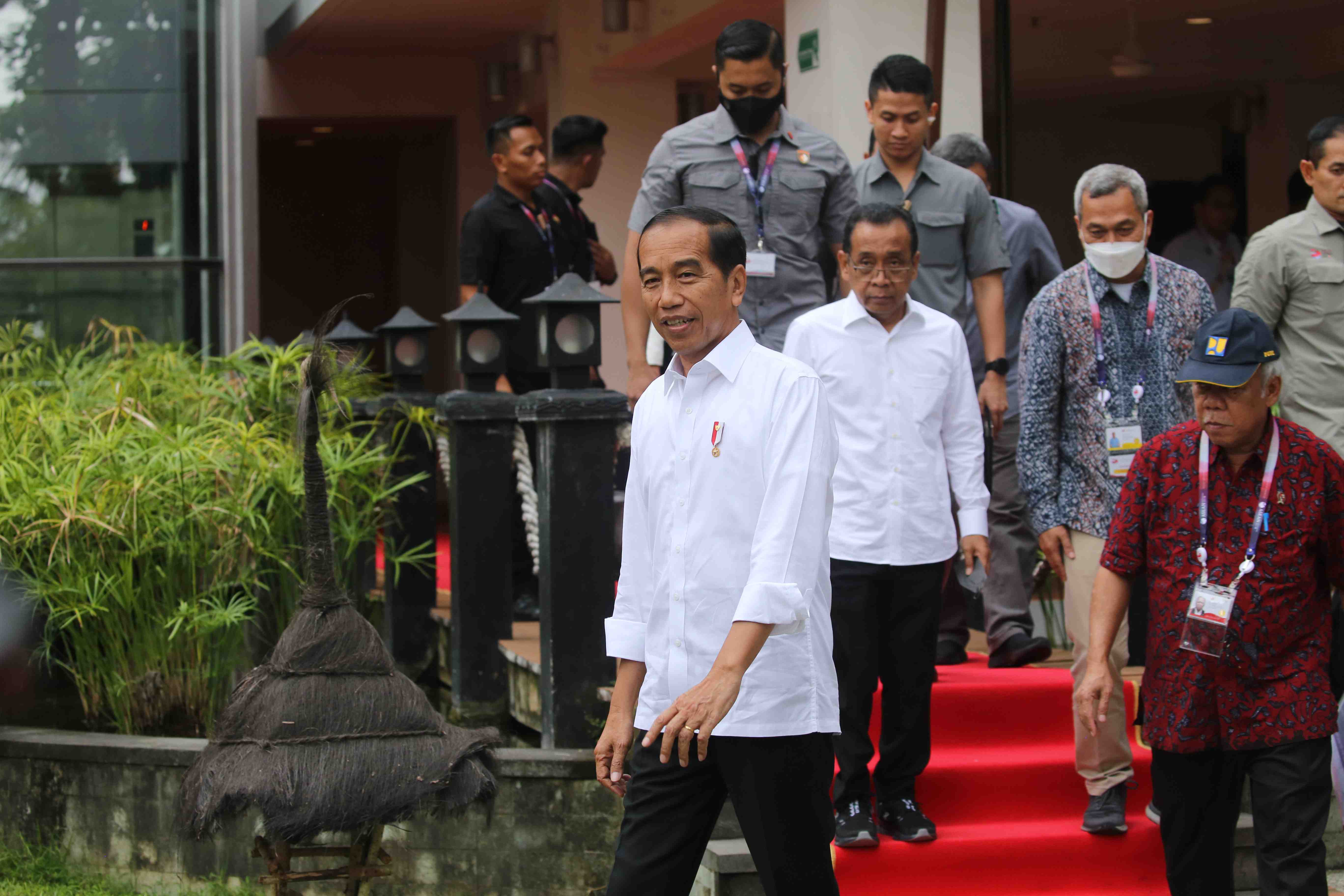 [SIARAN PERS] Presiden Kunjungi Media Center KTT ke-42 ASEAN di Labuan Bajo  